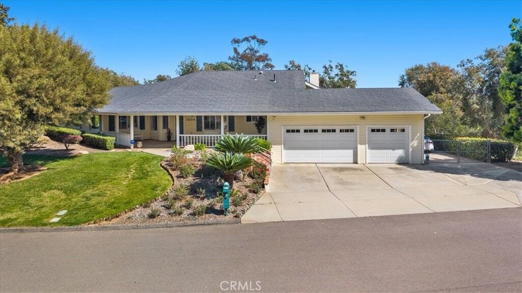 Property Photo:  1304 Farrand Road  CA 92028 