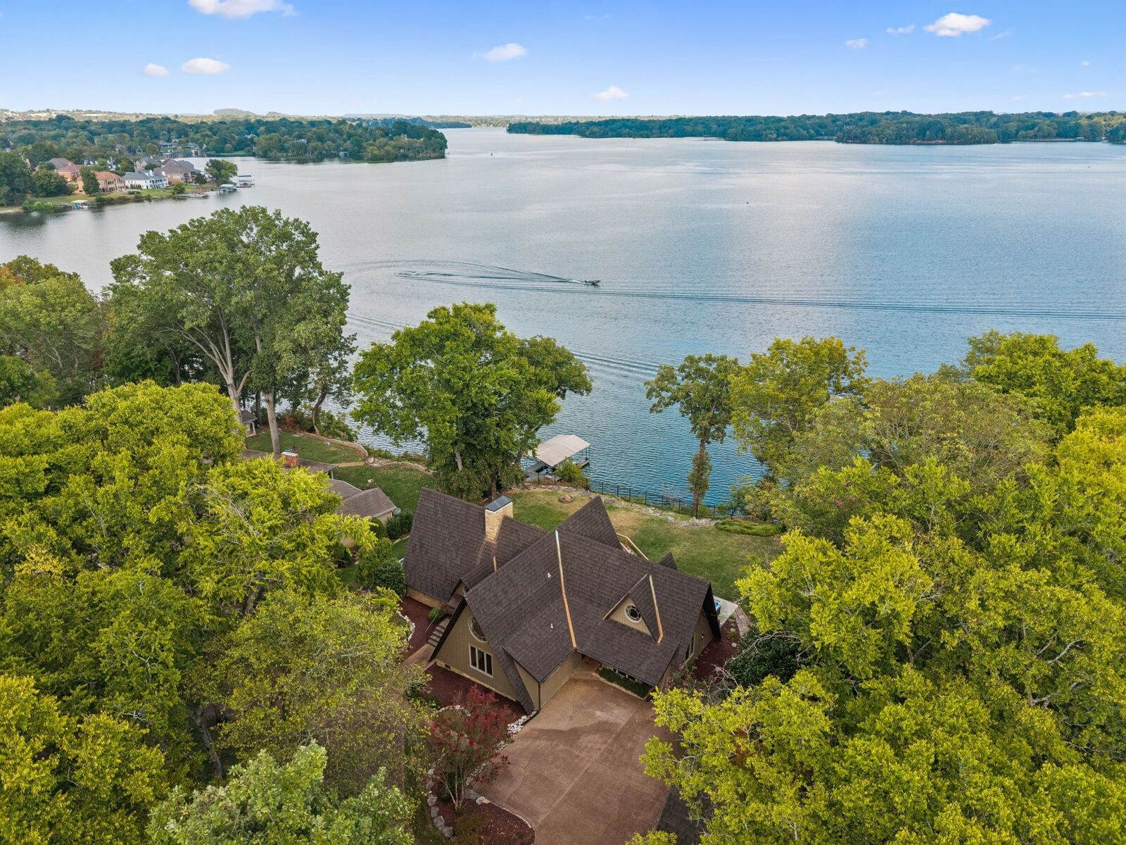 Property Photo:  220 Waterview Dr  TN 37075 
