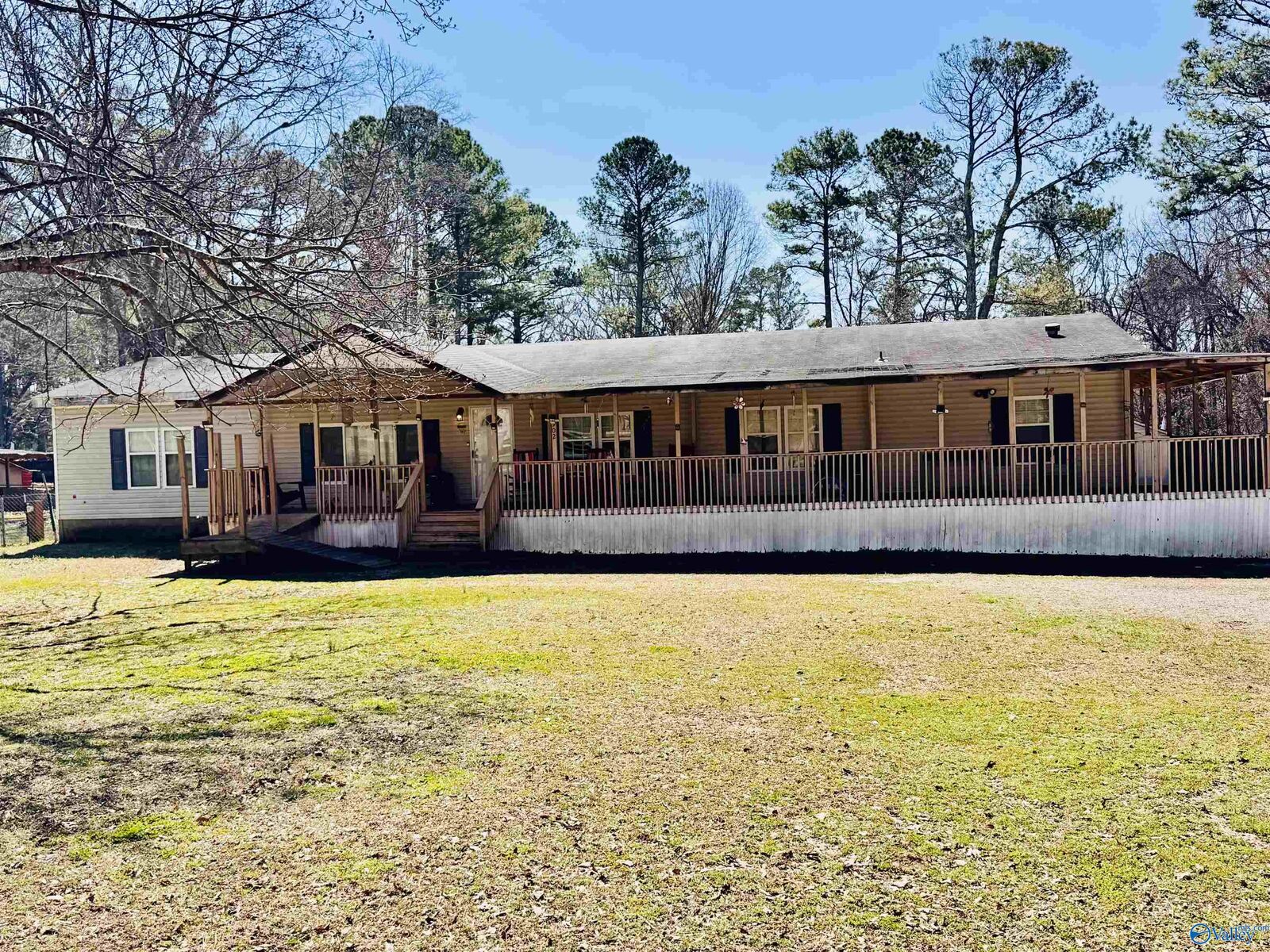 Property Photo:  302 Sunny Dell Road  AL 35810 