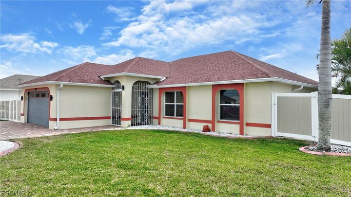 Property Photo:  1118 NW 17th Street  FL 33993 