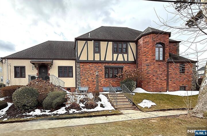 Property Photo:  632 Belgrove Drive  NJ 07032 