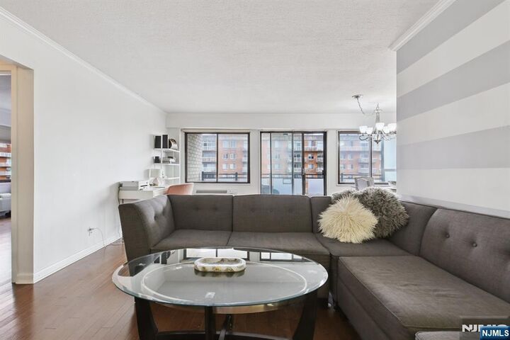 Property Photo:  125 Prospect Avenue 17G  NJ 07601 