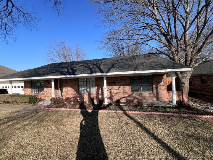 Property Photo:  818 Fairlawn Drive  TX 75116 