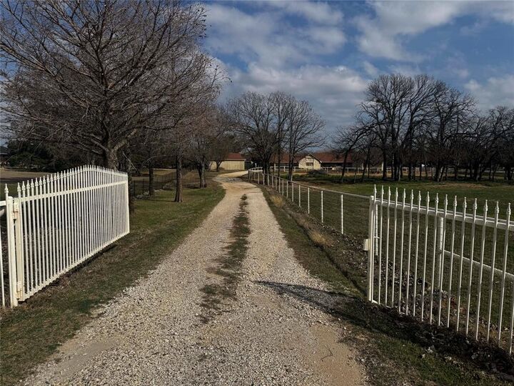 Property Photo: 6372 W Line Road TX 76233