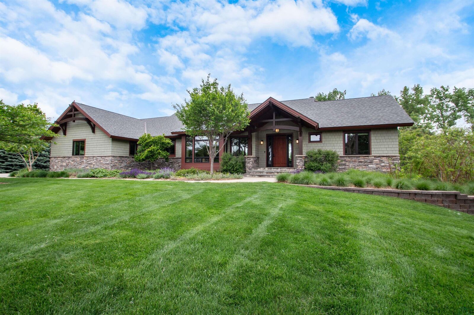 Property Photo: 914 Wynstone Drive SD 57038