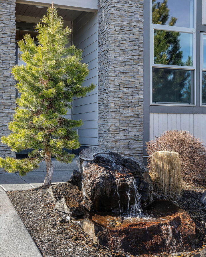 Property Photo: 2565 NW Rippling River Court OR 97703