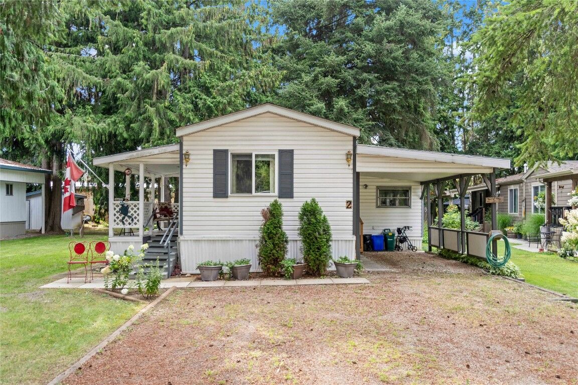 Property Photo: 5161 63 Avenue NE 2 BC V0E 1K0