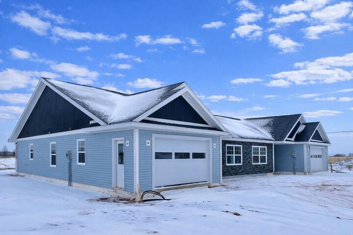 Photo de la propriété:  8 &Amp 10 Brianna Street - Cavendish Horizons Estates  PE C0A 1N0 