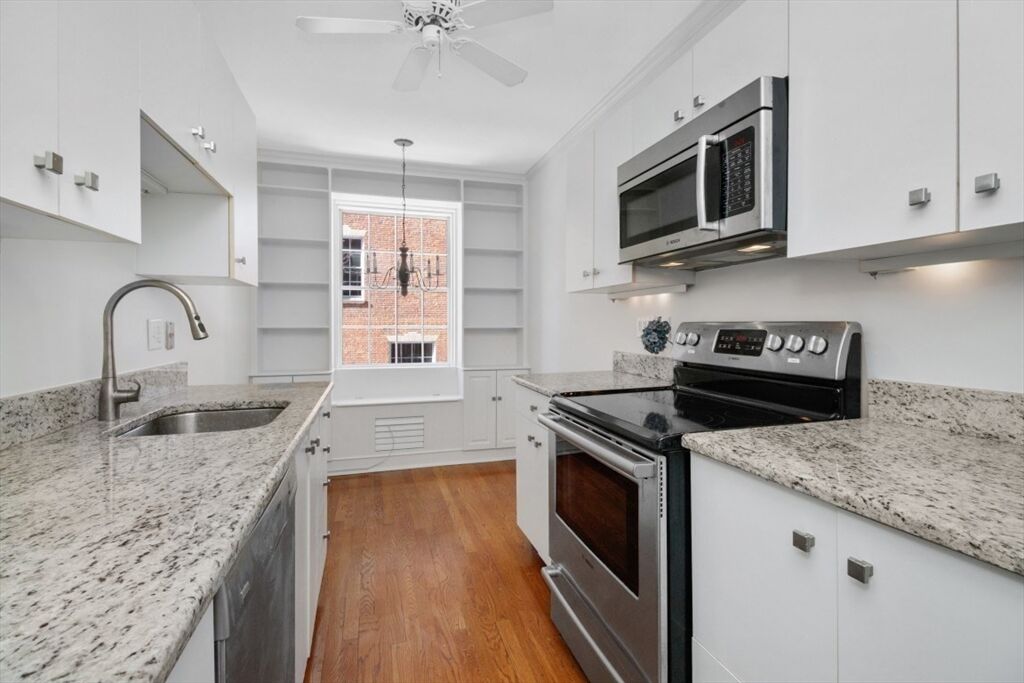 Property Photo: 37 Beacon St 23 MA 02108