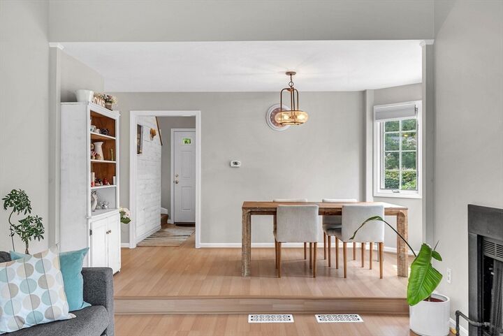 Property Photo:  5 Weybridge Ln 5  MA 01748 