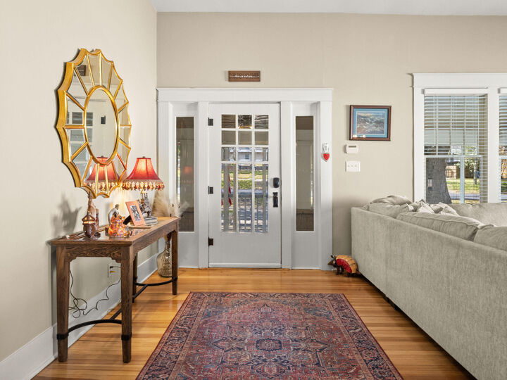 Property Photo:  103 S 7th St  LA 71446 