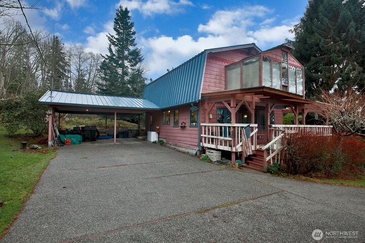 Property Photo: 6423 Admiralty Way WA 98249