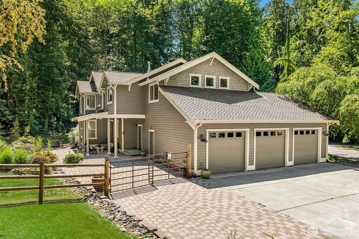 Property Photo:  7608  254th Avenue NE  WA 98053 