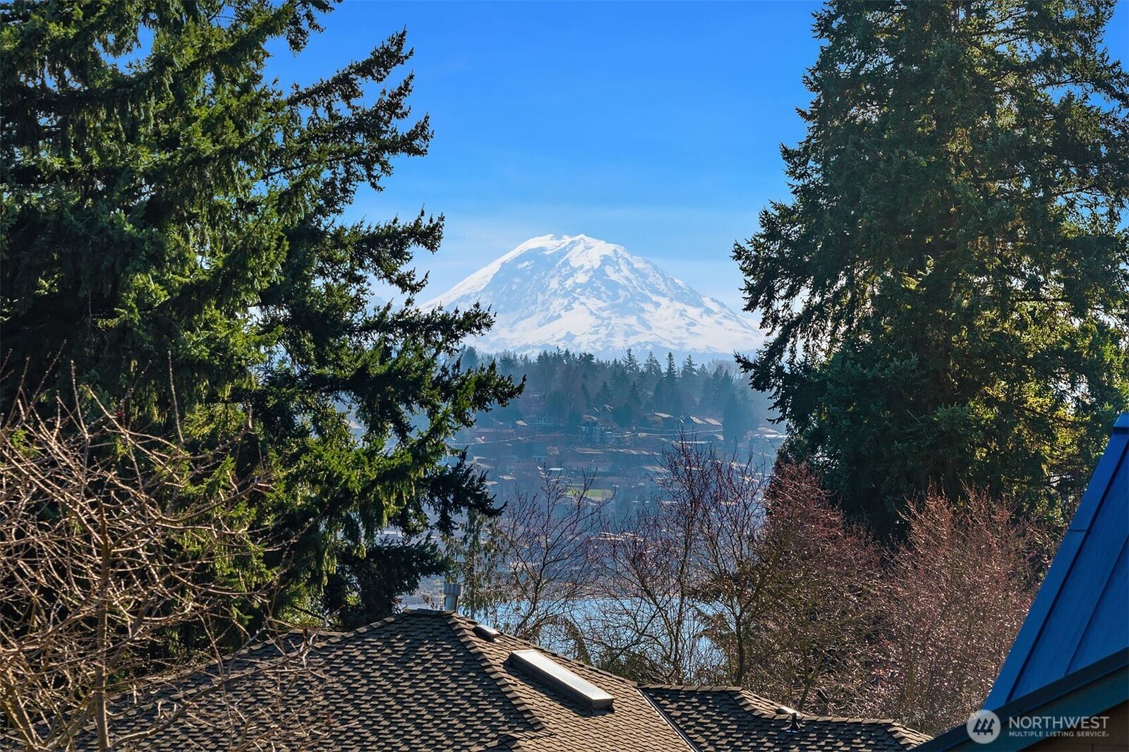 Property Photo: 6907 96th Avenue SE WA 98040