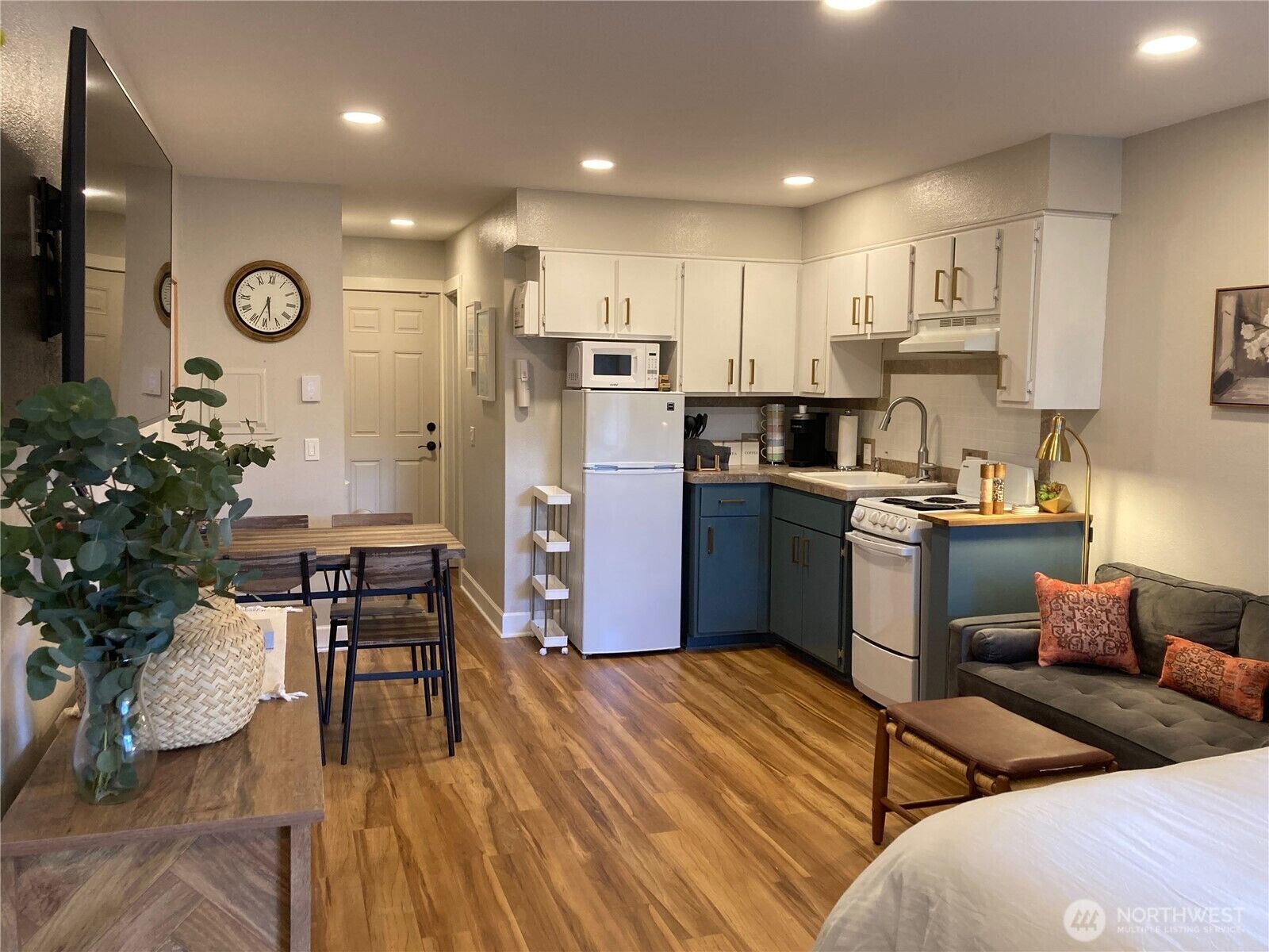 Property Photo:  250  Tucker Avenue 2  WA 98250 