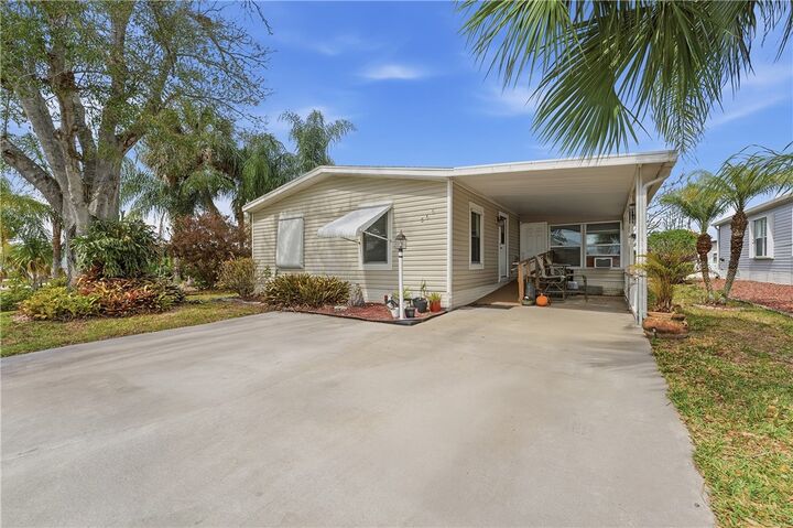 Property Photo:  566 Dolphin Circle  FL 32976 