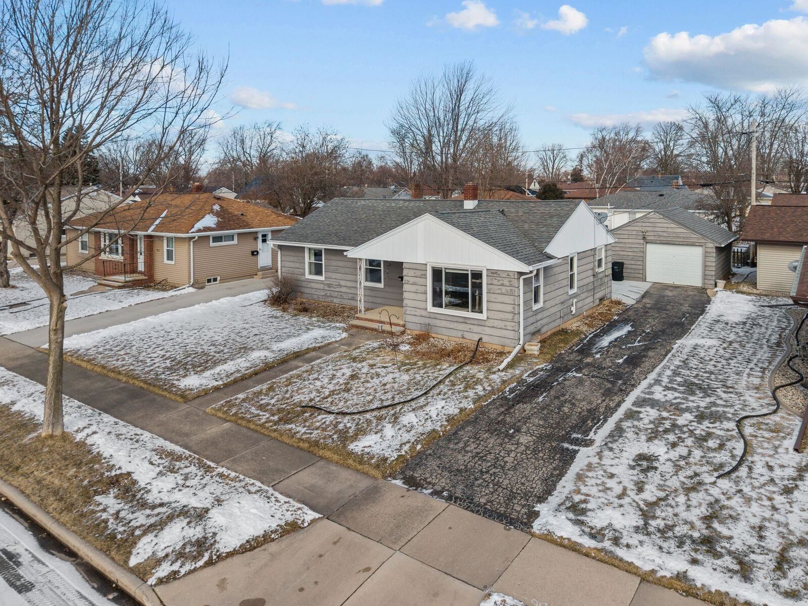 Property Photo:  920 E Marquette Street  WI 54911-3172 