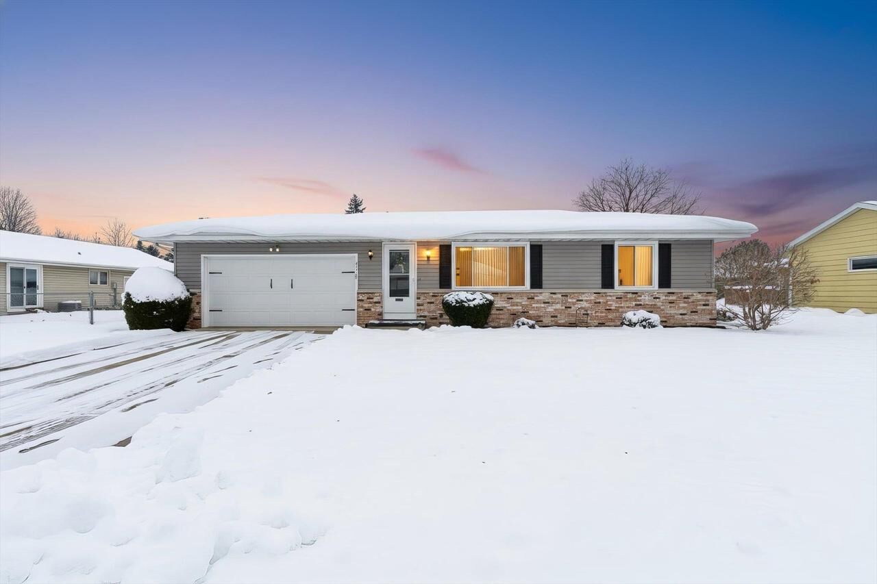 Property Photo:  2117 South Arch Street  WI 53546 