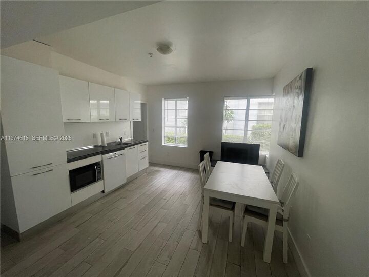 Property Photo: 811 Jefferson Ave 104 FL 33139
