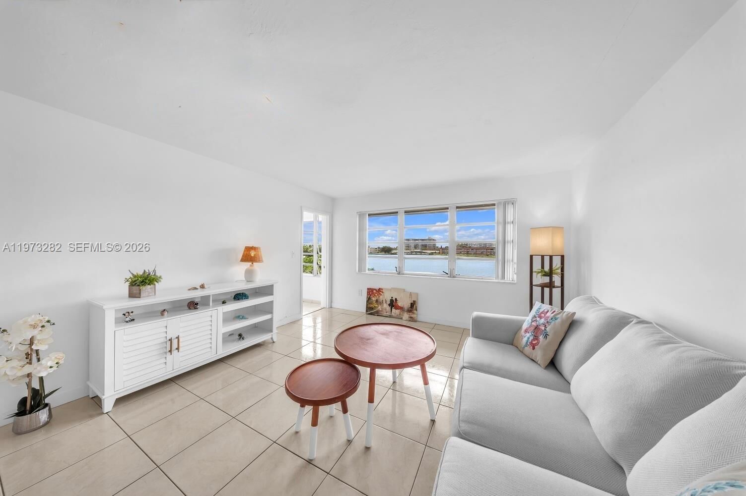 Property Photo:  1530 NE 191st St 306  FL 33179 