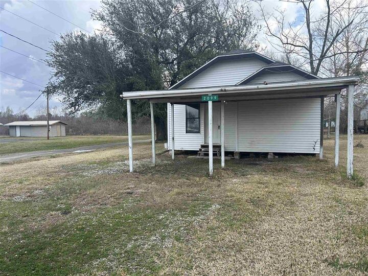 Property Photo: 2099 Claude Hebert Road LA 70615