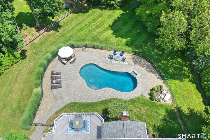 Property Photo:  10 Doe Hollow Drive  CT 06611 