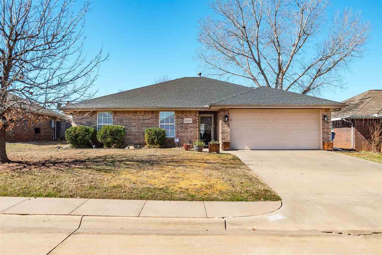 Property Photo:  2120 N Burdick Street  OK 74075 