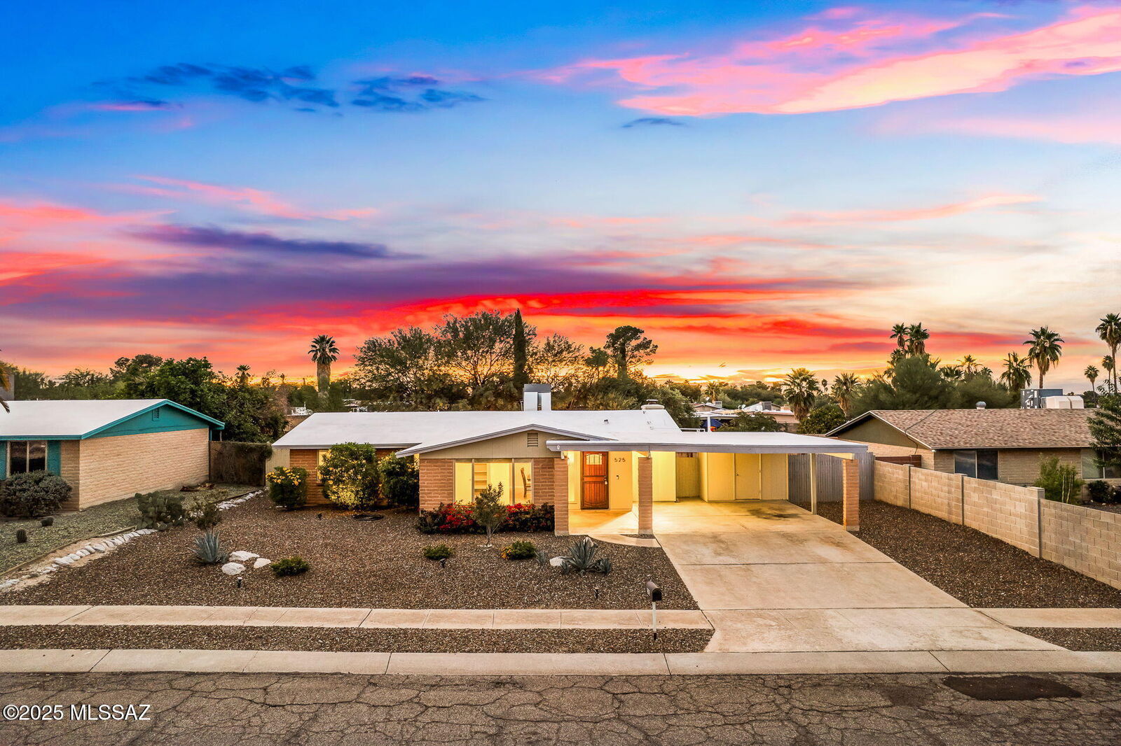 Property Photo: 525 N Bonanza Avenue AZ 85748