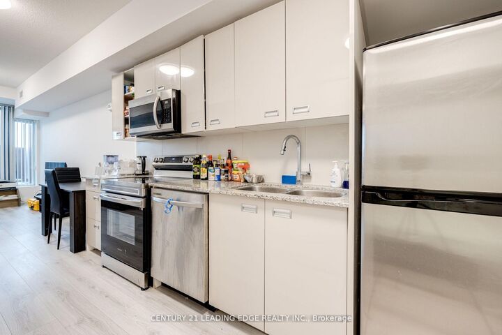 Property Photo: 652 Princess Street 521 ON K7L 1E5