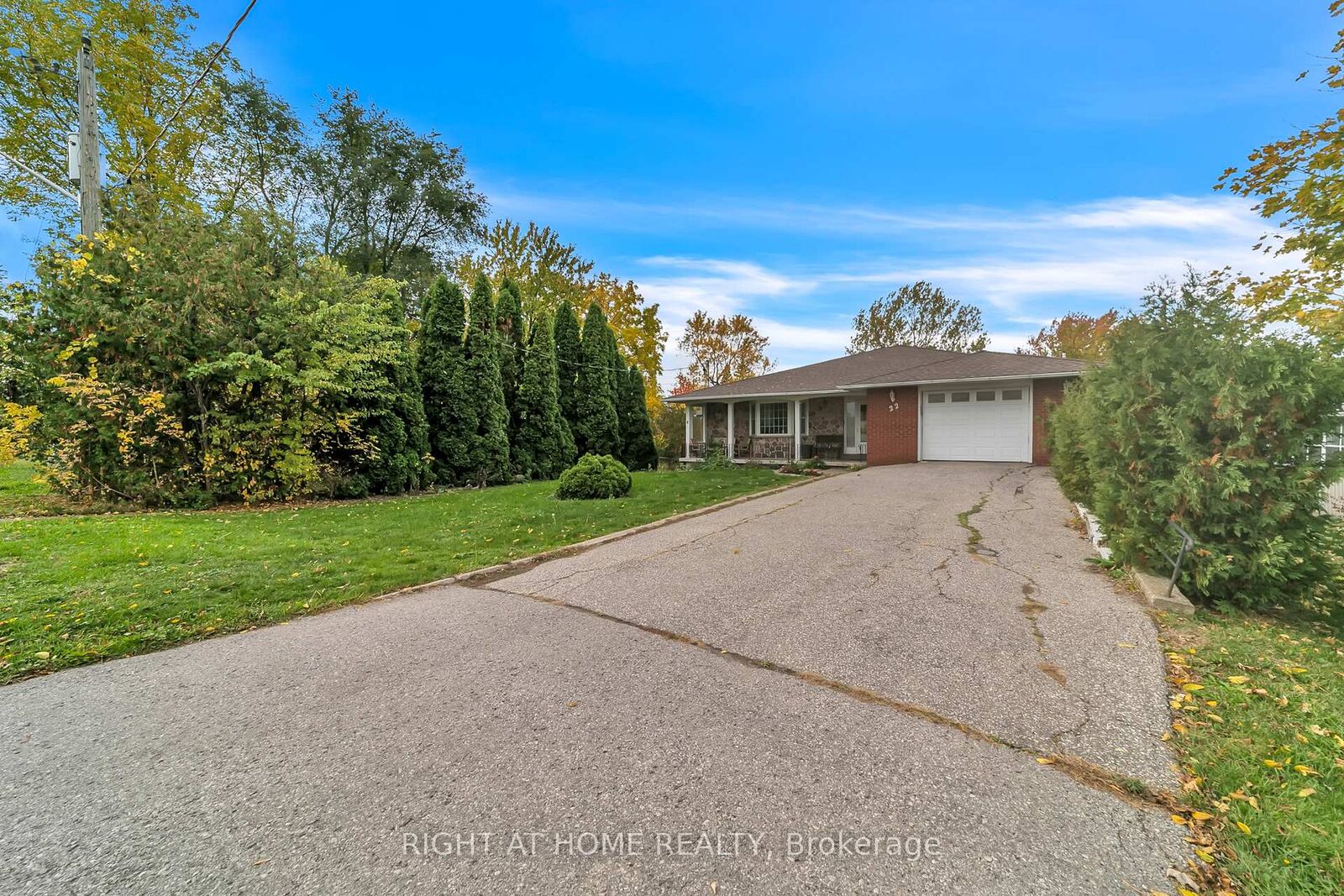 Property Photo: 22 Hamilton Drive ON L3Y 3E8