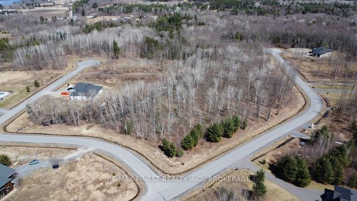 1581 Kinsella Drive — photo 1