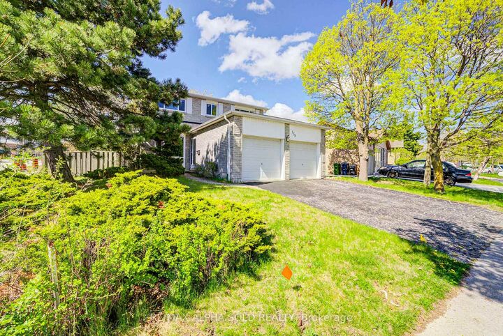 Property Photo: 158 Ingleton Boulevard ON M1V 1Z8