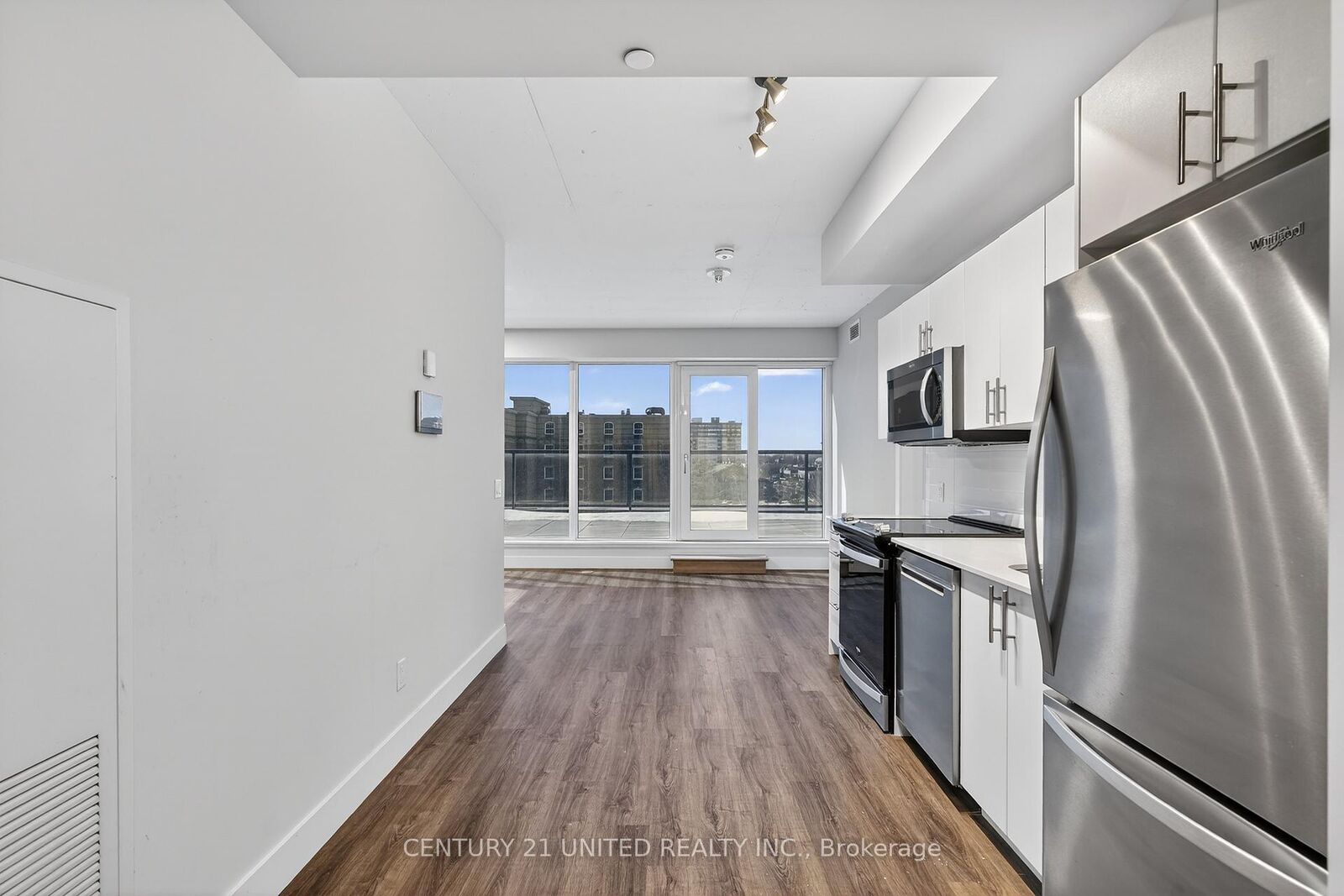 Property Photo: 80 Bond Street E 313 ON L1G 0E6