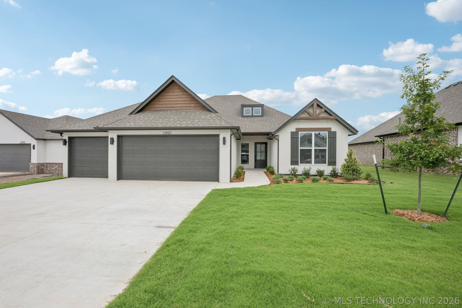 Property Photo:  23193 E 106th Place S  OK 74014 