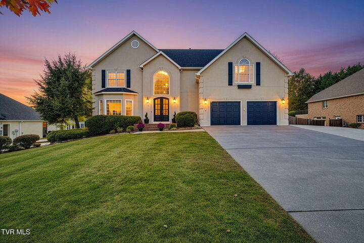 Property Photo:  6 Carriage Court  TN 37604 