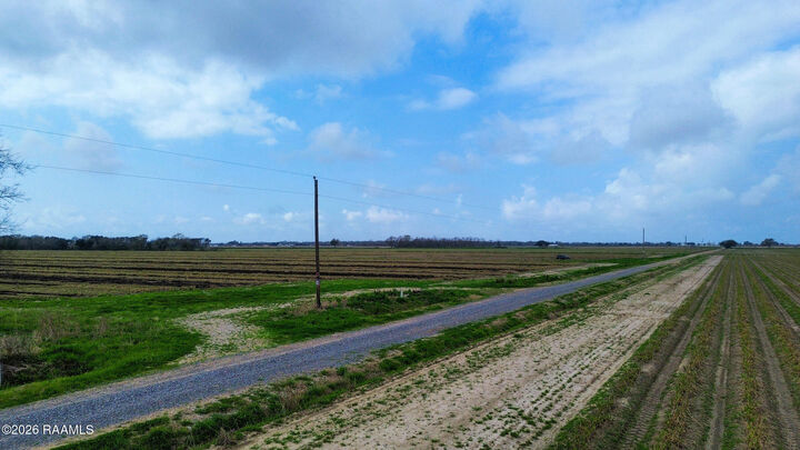 Property Photo: 14001 W Etienne Road LA 70555