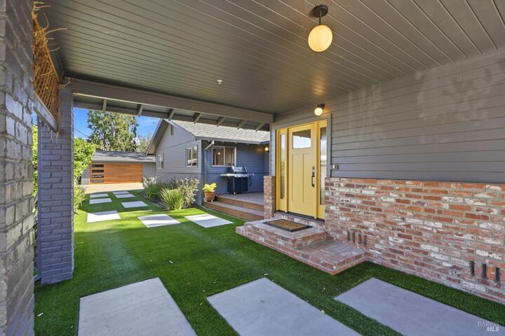 Property Photo:  20 Washington Avenue  CA 94903 