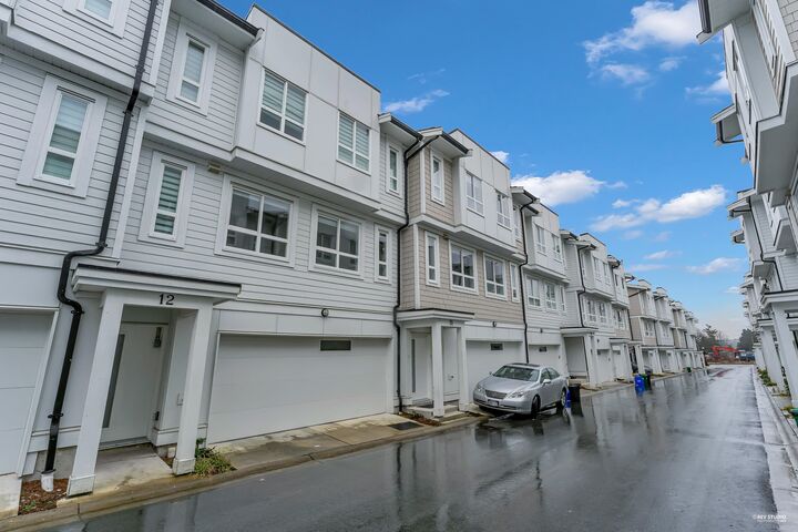 Property Photo:  8181 135A Street 12  BC V3W 3N8 