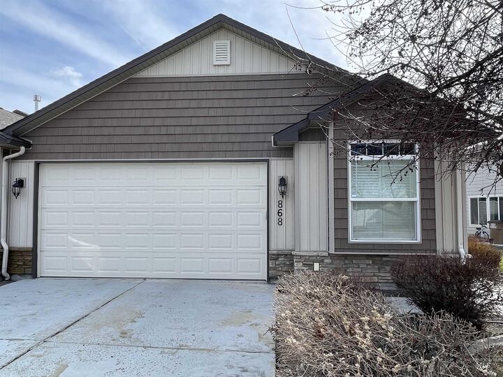 Property Photo:  868 S Beaver Creek Way  ID 83617 