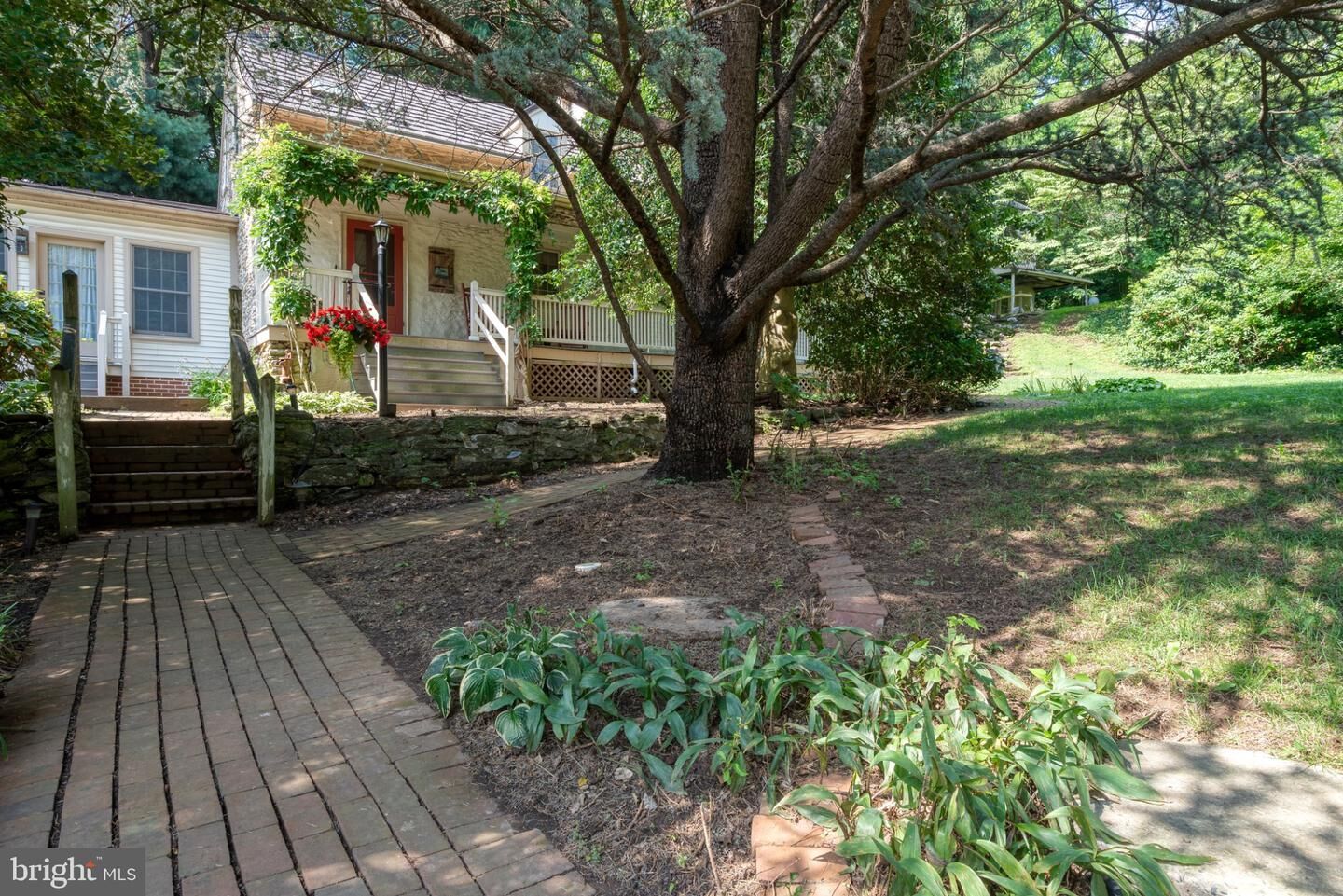 Property Photo: 1592 White Oak Road PA 17579