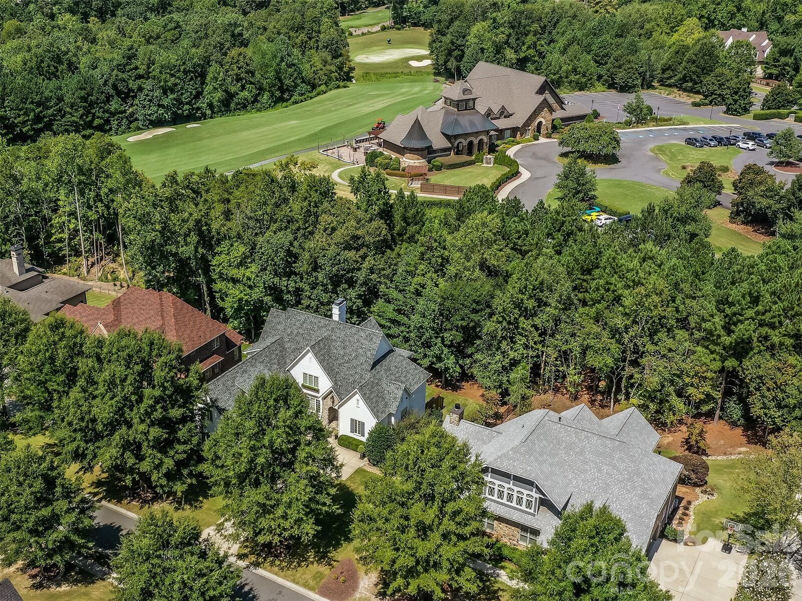 Property Photo: 16728 Ashton Oaks Drive NC 28278