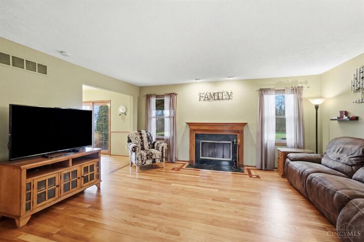 Property Photo:  4354 Oakville Drive  OH 45211 