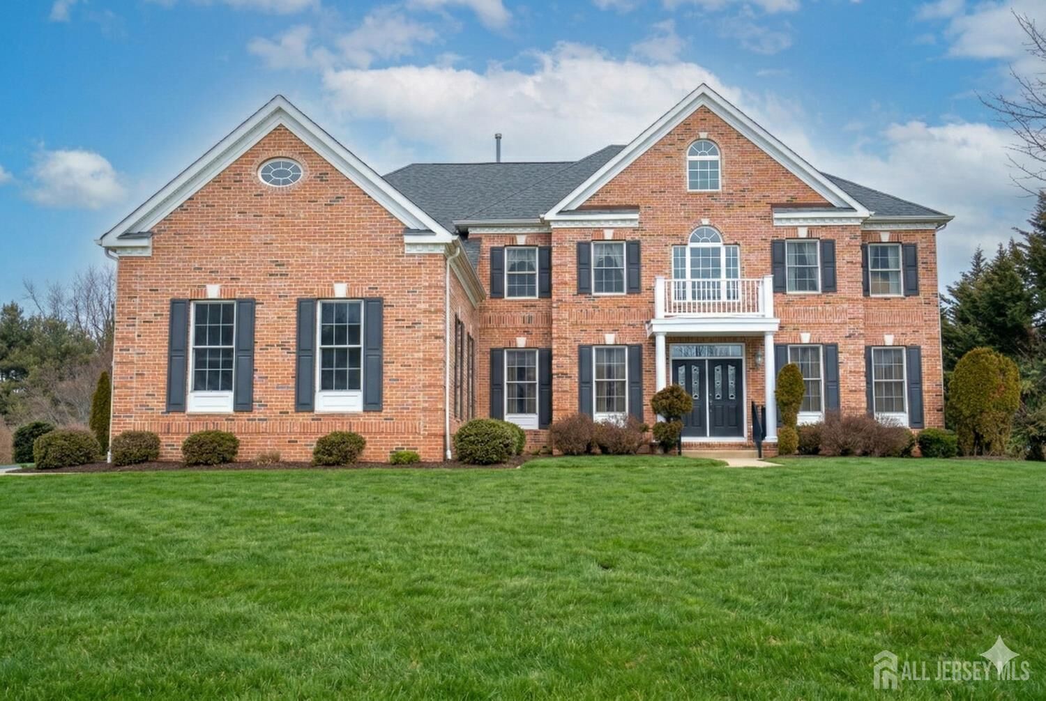 Property Photo:  2 Rustic Court  NJ 08831 