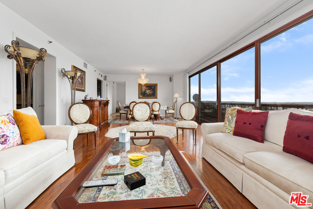 Property Photo:  10550 Wilshire Blvd  CA 90024 