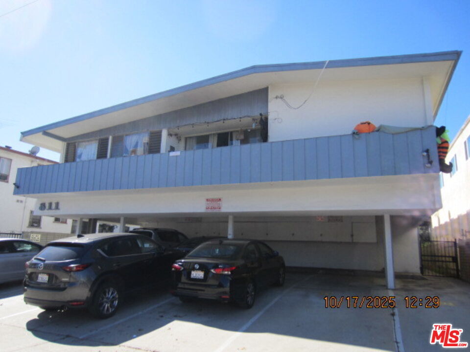 Property Photo:  811 S Wilton Pl  CA 90005 