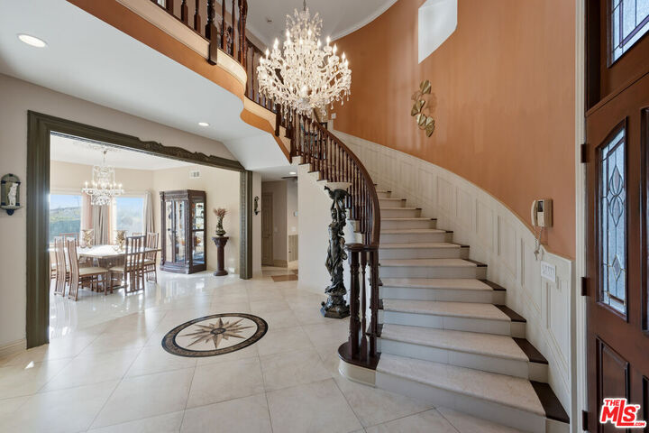 Property Photo:  1663 Vista Dr  CA 91201 