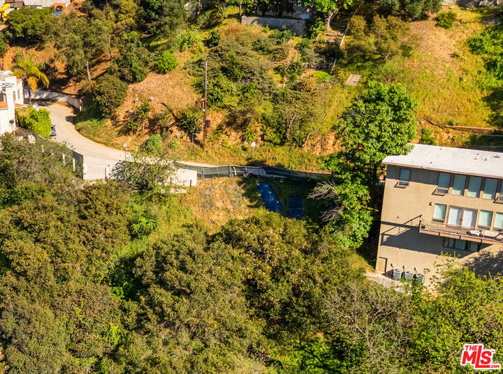 Property Photo:  2123 Groveland Dr  CA 90046 