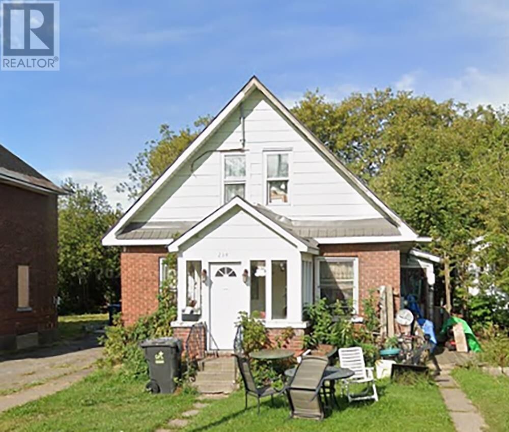 Property Photo:  239 Beverley St  ON P6A 1S1 