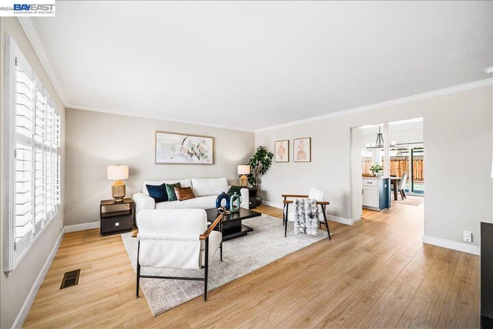 Property Photo:  552 Hanover St  CA 94551 