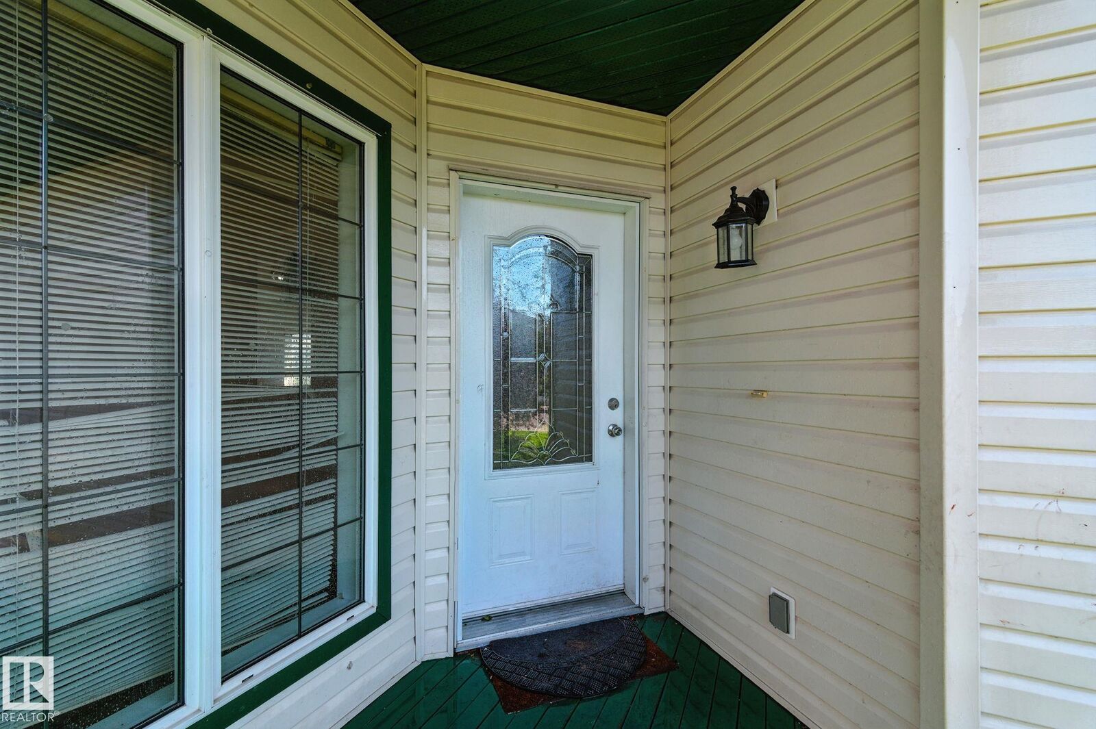 Property Photo: 7836 7 Avenue SW AB T6X 1N3